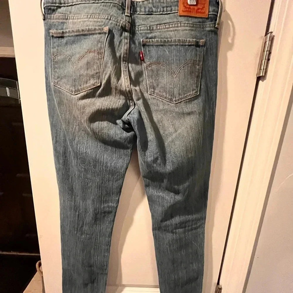 711 Skinny Levi’s - Size 28 - Picture 4 of 7